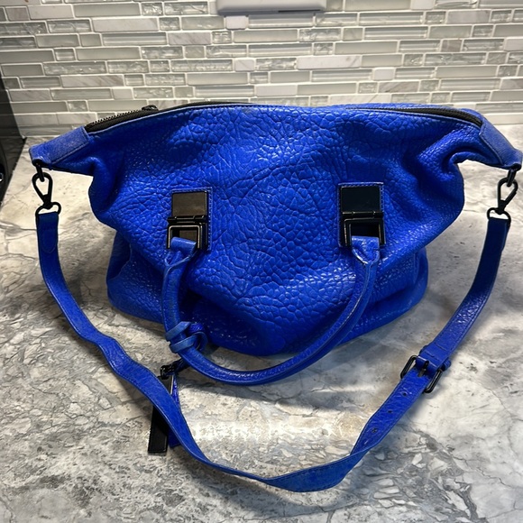 VINCE CAMUTO // Sloan crossbody zip top large handle tote bag “Ultraviolet” blue - Picture 5 of 12